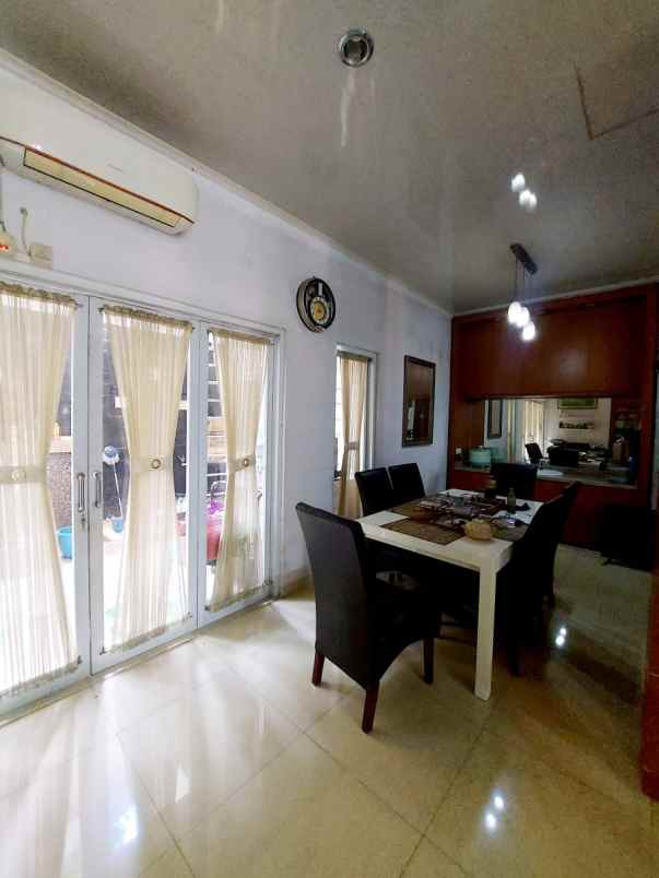 dijual rumah grand wisata cluster