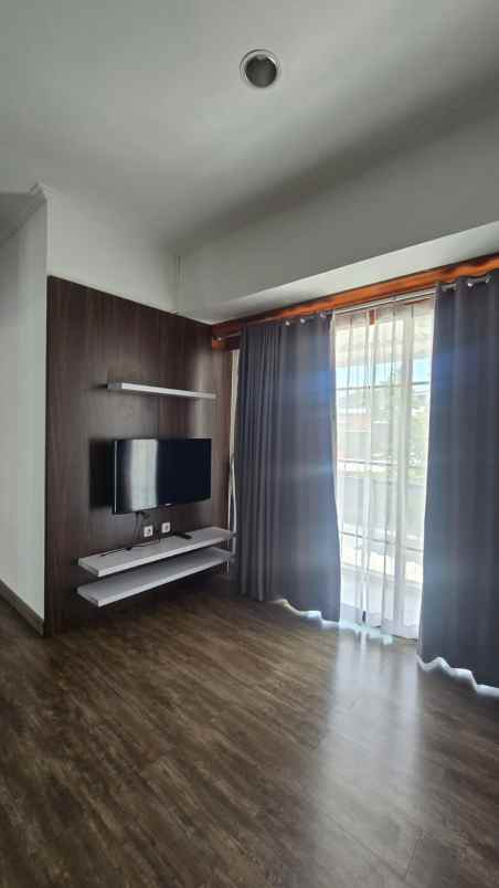 dijual rumah green lake city cluster east asia 10x20