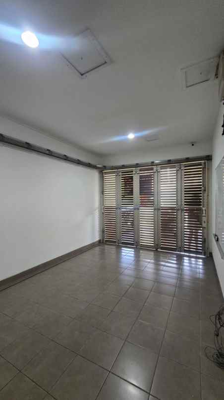 dijual rumah green lake city cluster east asia 10x20