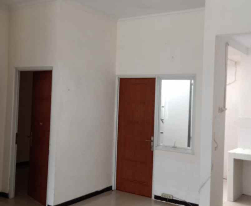 dijual rumah green royal jalan bambu