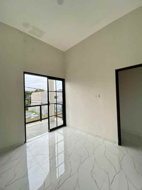 dijual rumah green tombro residence