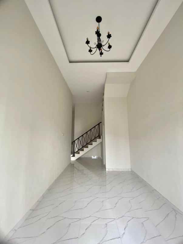 dijual rumah green tombro residence