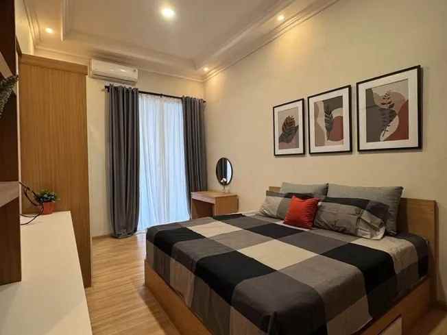 dijual rumah griya asri pakuwon city