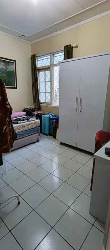dijual rumah gunung batu