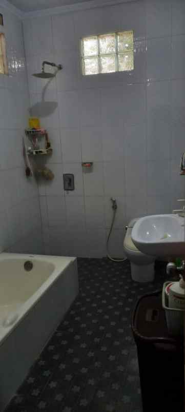 dijual rumah harapan indah cluster aralia