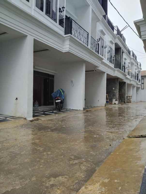 dijual rumah jagakarsa