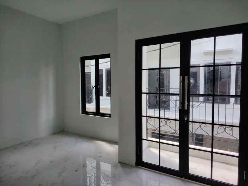 dijual rumah jagakarsa