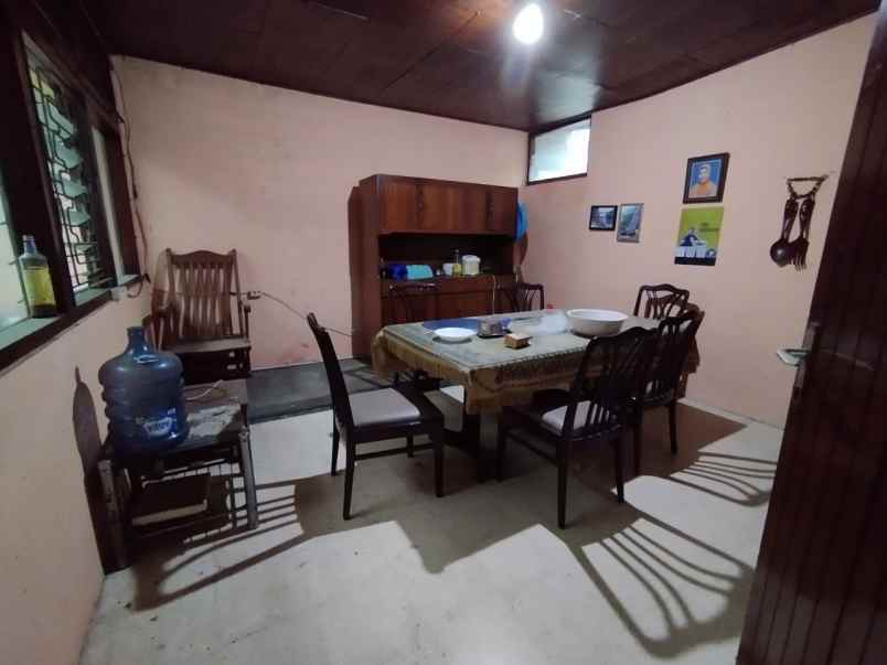 dijual rumah jajar laweyan surakarta