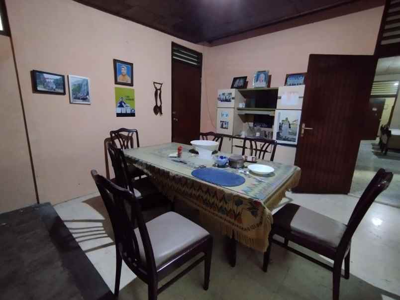 dijual rumah jajar laweyan surakarta