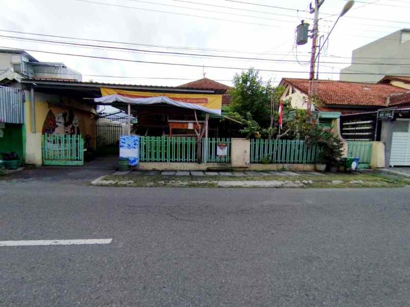 dijual rumah jajar laweyan surakarta