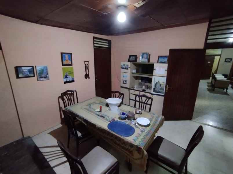 dijual rumah jajar laweyan surakarta