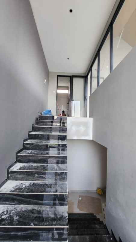 dijual rumah jalam woodland