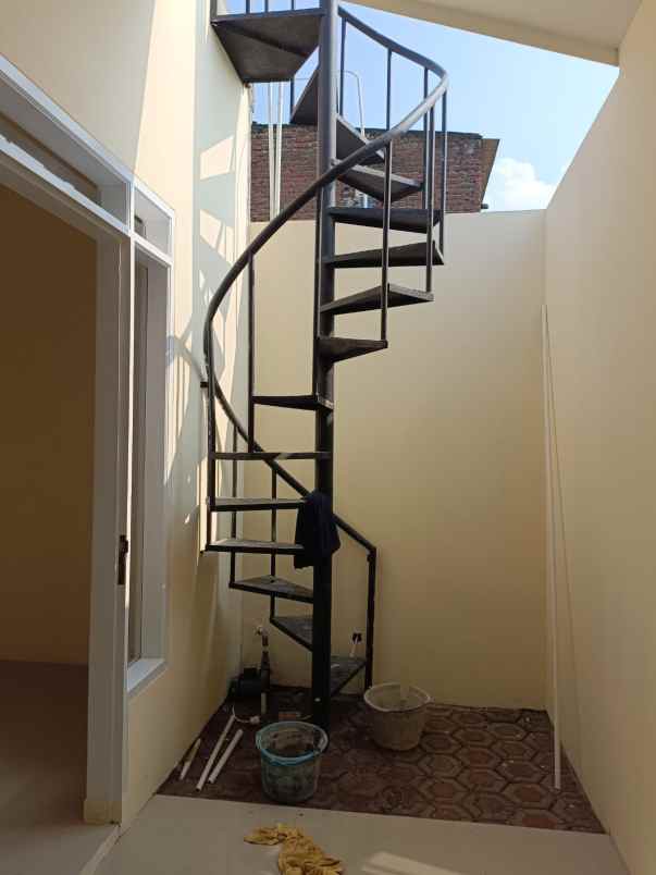 dijual rumah jalan cibiru hilir