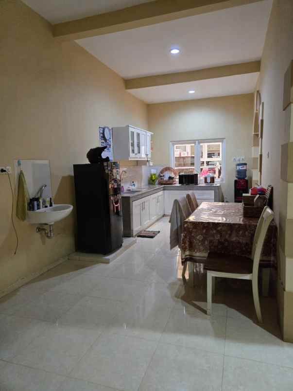 dijual rumah jalan galaxy bumi permai