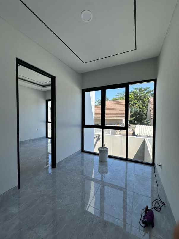 dijual rumah jalan greenlake