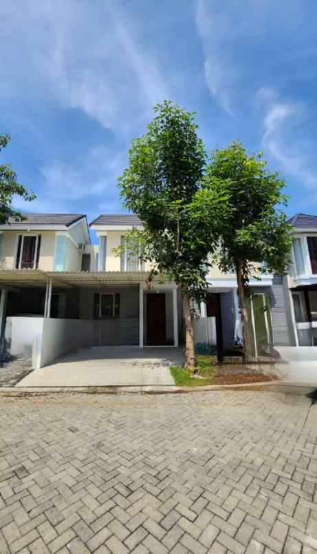 dijual rumah jalan north west park