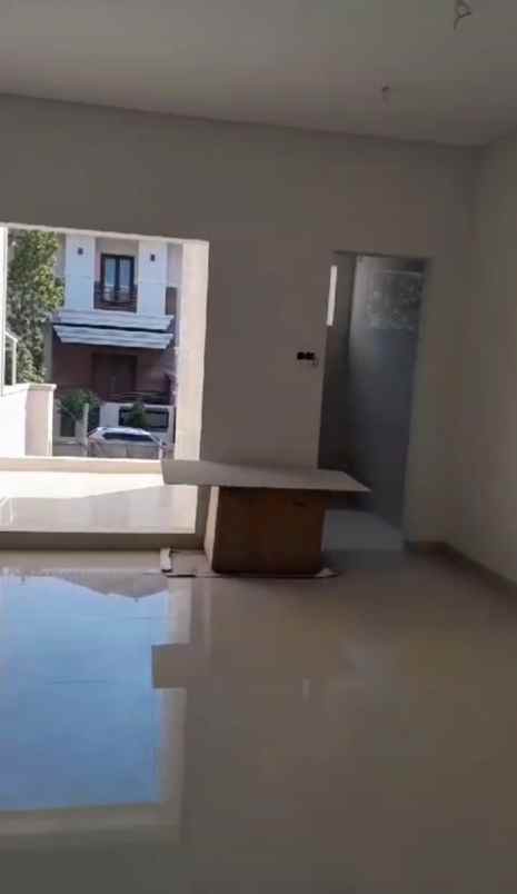 dijual rumah jalan puri widya kencana