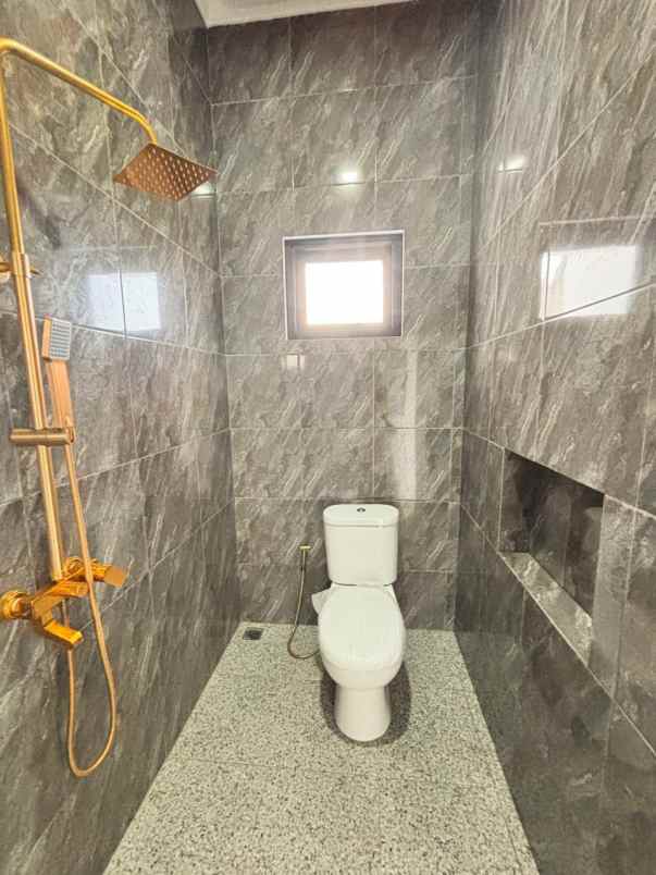 dijual rumah jalan raya ciledug