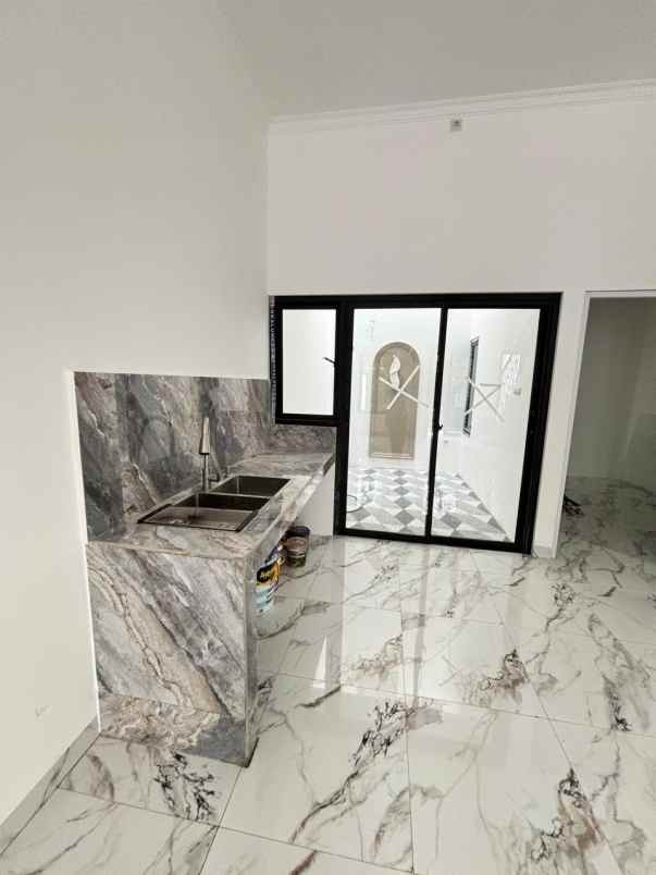 dijual rumah jalan raya ciledug