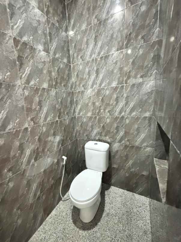 dijual rumah jalan raya ciledug