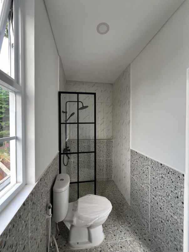 dijual rumah jalan raya cinere limo