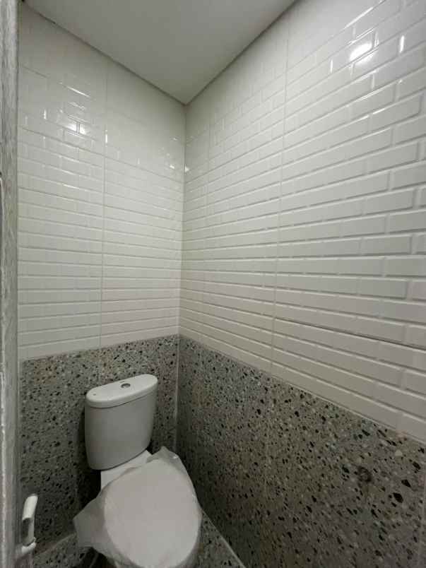 dijual rumah jalan raya cinere limo