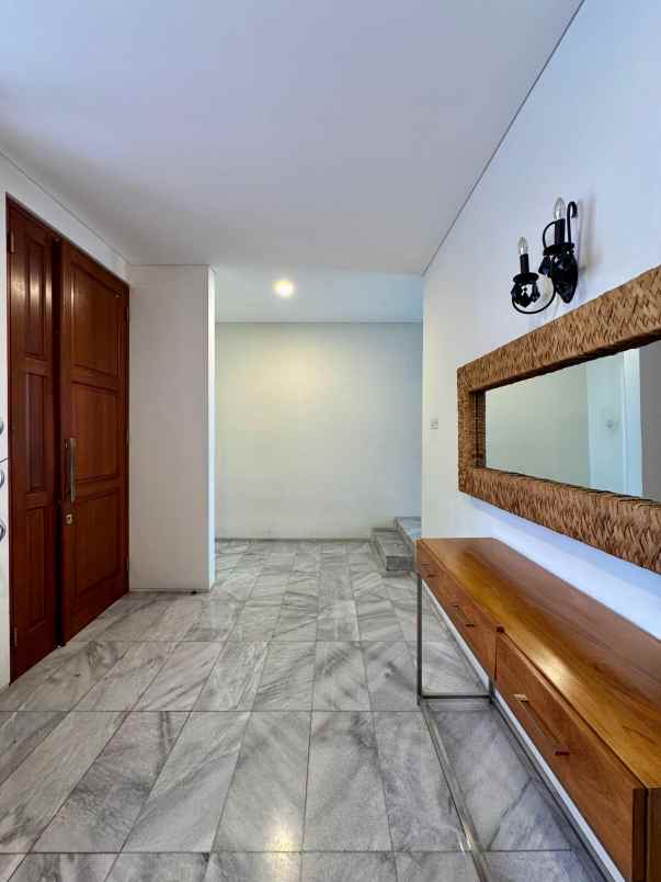 dijual rumah jalan raya cipete jakarta