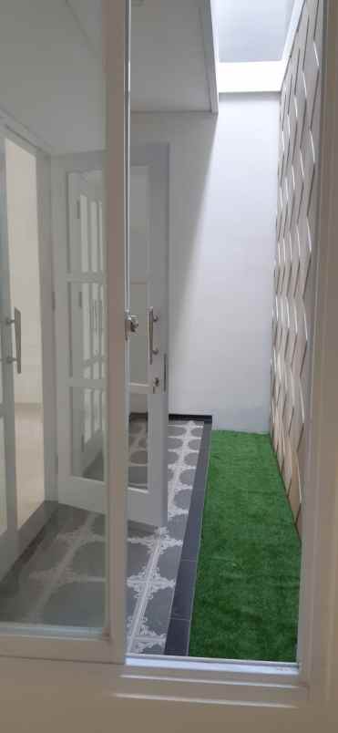 dijual rumah jalan sadar raya