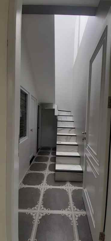 dijual rumah jalan sadar raya