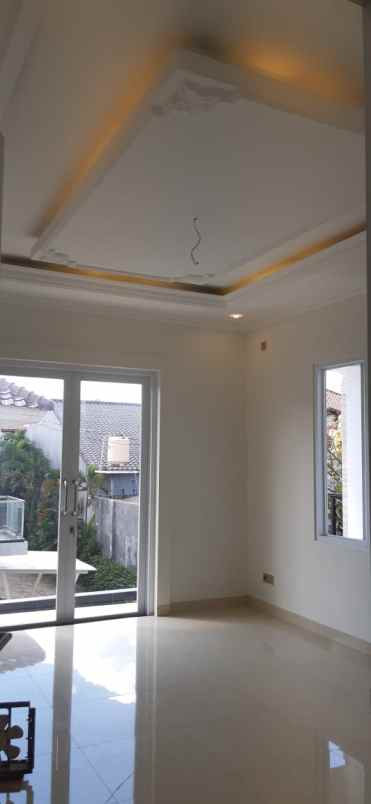 dijual rumah jalan sadar raya