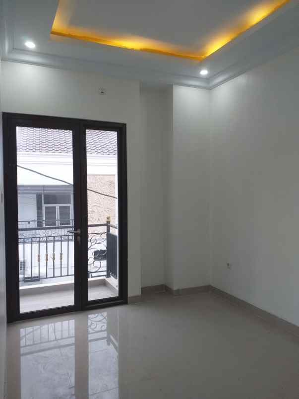 dijual rumah jalan sadar raya ciganjur