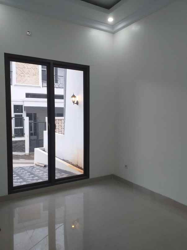 dijual rumah jalan sadar raya ciganjur