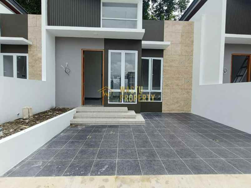 dijual rumah jalan wonosalam losari