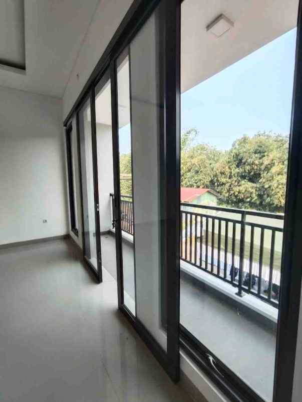 dijual rumah jl alternatif sentul