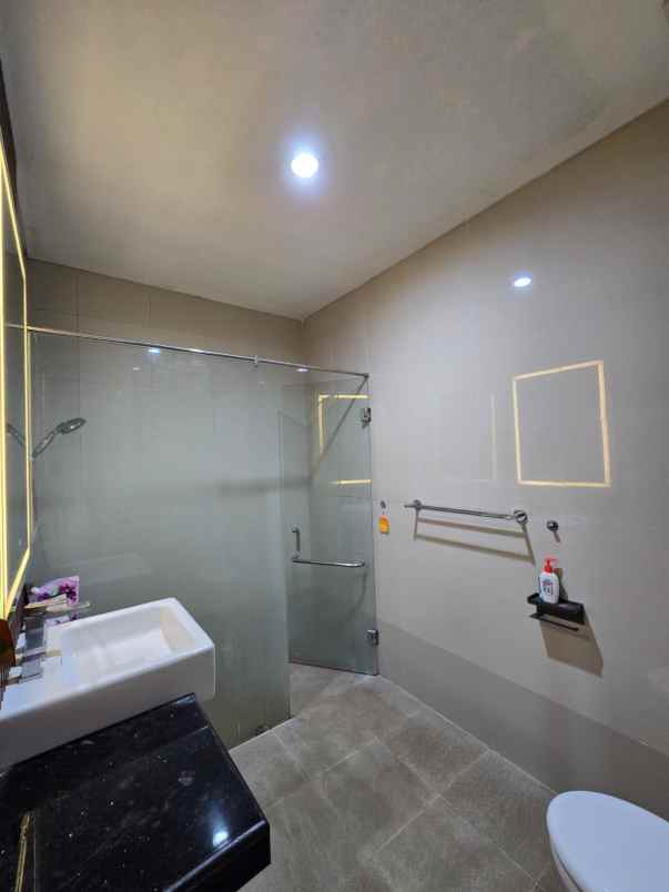 dijual rumah jl andara raya