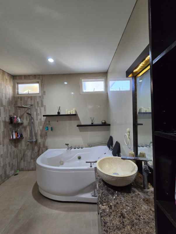 dijual rumah jl andara raya