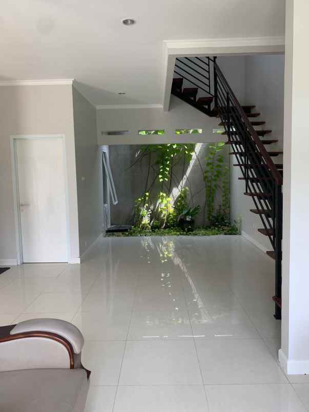 dijual rumah jl asri kavling deplu