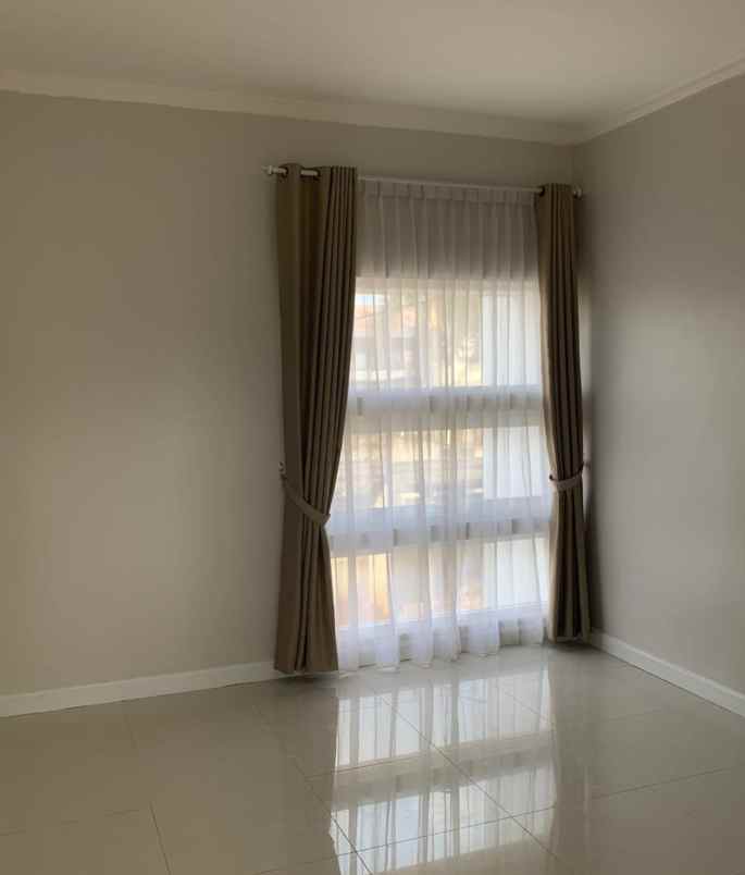 dijual rumah jl asri kavling deplu