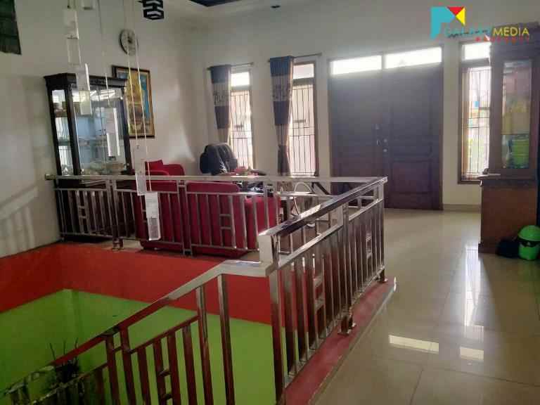 dijual rumah jl ciawitali