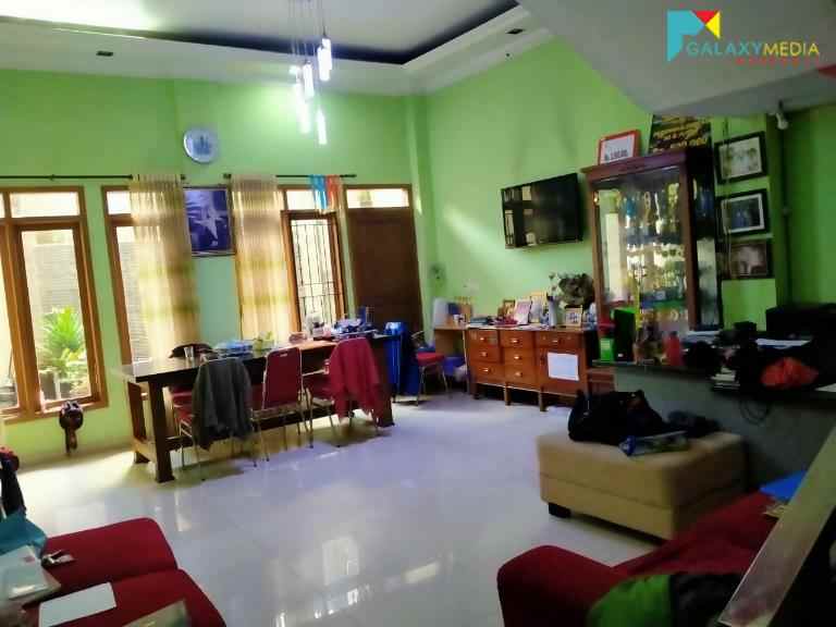 dijual rumah jl ciawitali