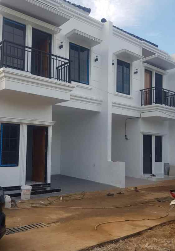 dijual rumah jl cilangkap cipayung