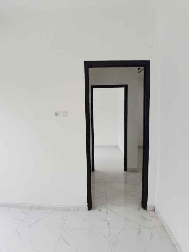 dijual rumah jl cilangkap cipayung