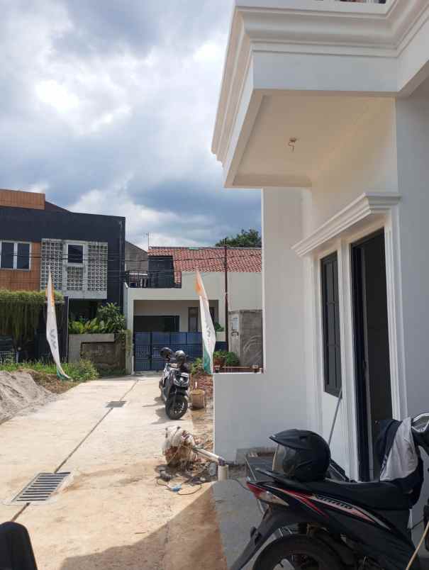 dijual rumah jl cilangkap cipayung
