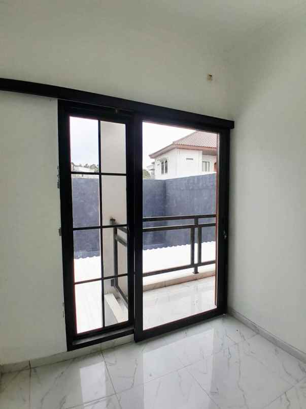 dijual rumah jl cilangkap cipayung