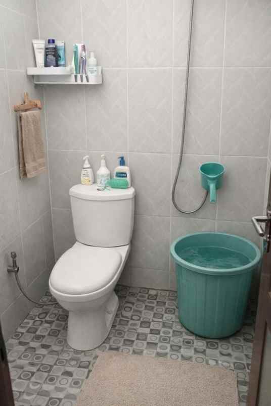 dijual rumah jl cisaranten kulon