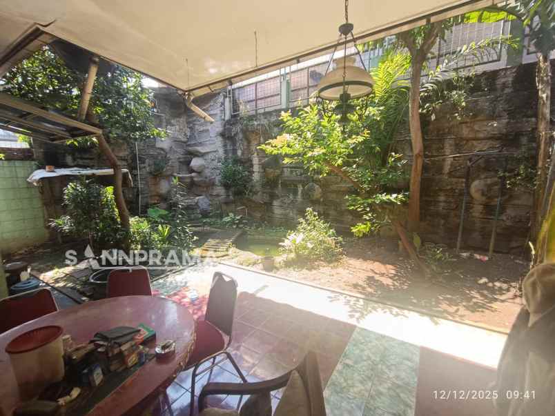 dijual rumah jl damai