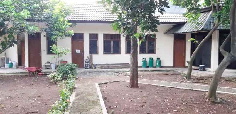dijual rumah jl e 263 jl e dekat lampu