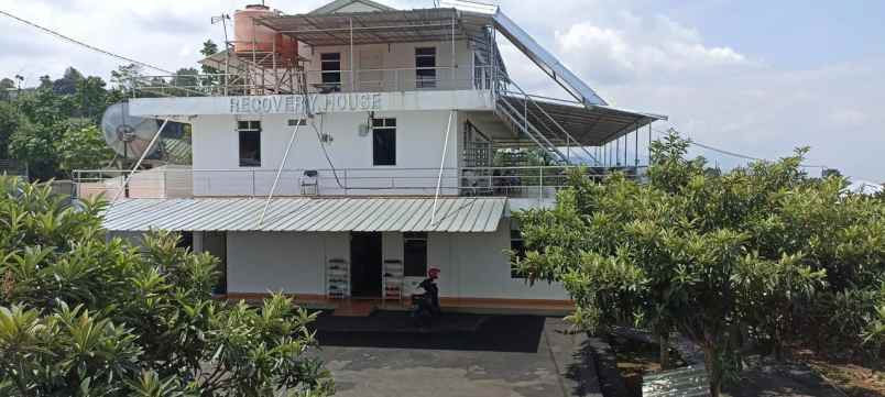dijual rumah jl gandrung lembang cisarua