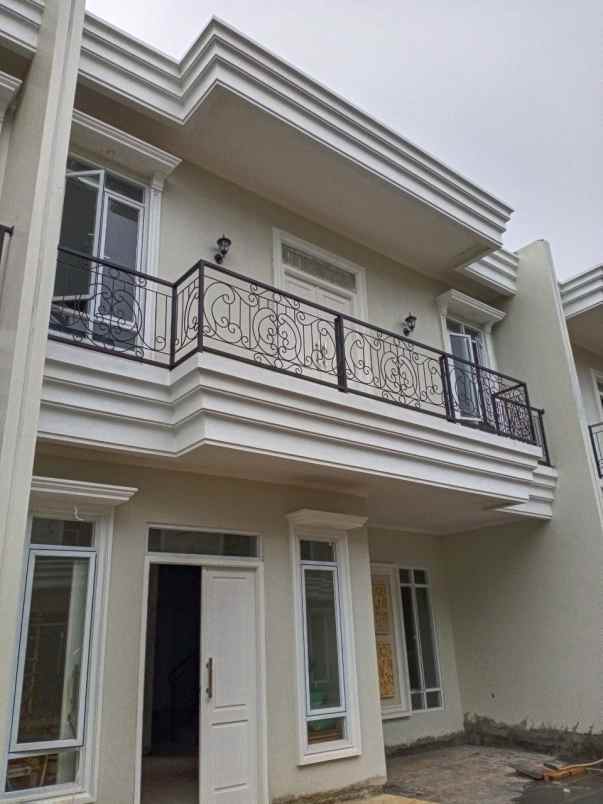 dijual rumah jl h kocen kalimulya kec