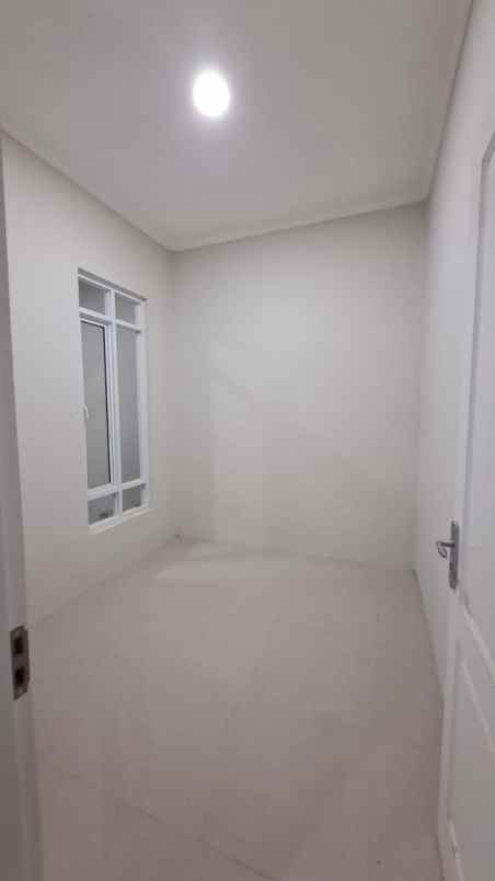 dijual rumah jl h kocen kalimulya kec